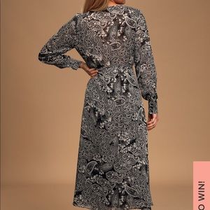 NWT Lulus Black/White Print Long Sleeve Wrap Dress